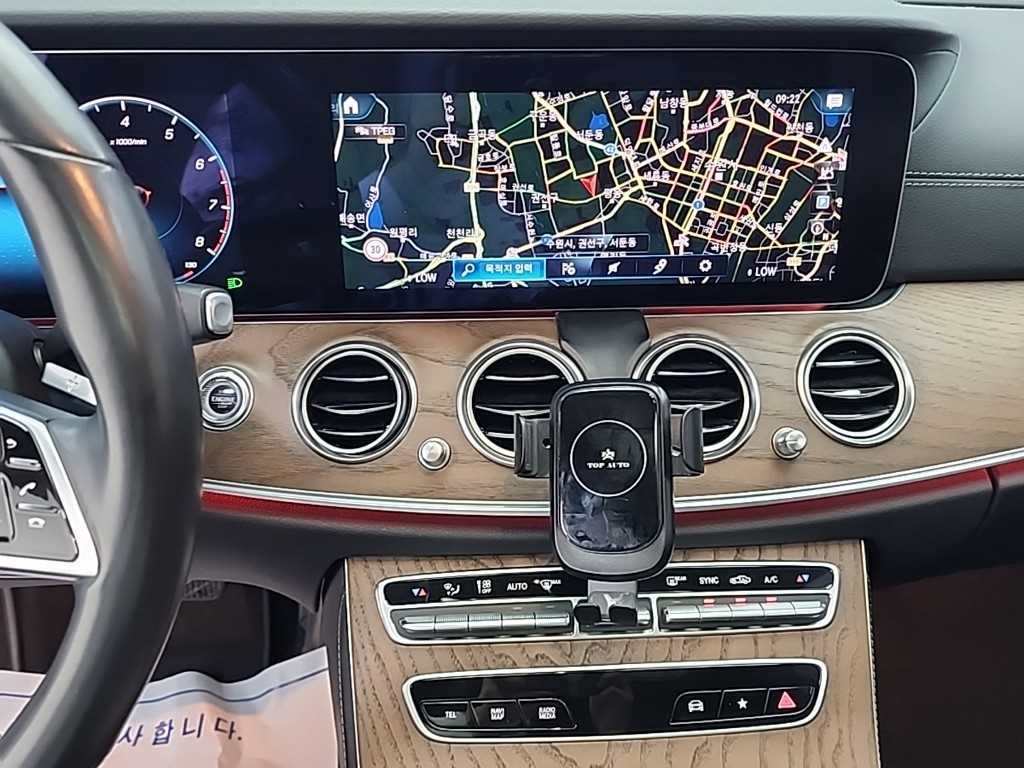 Mercedes Benz E class - Vista 10