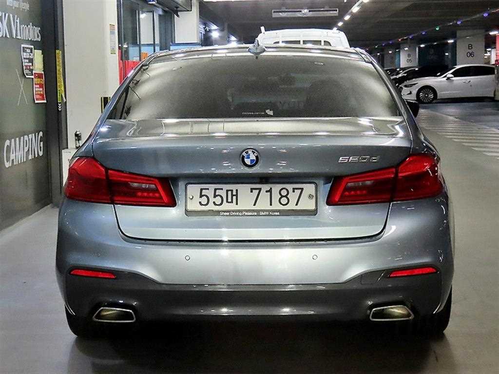 BMW 5 Series - Vista 5