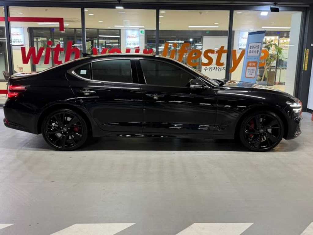 Genesis G70 - Vista 3