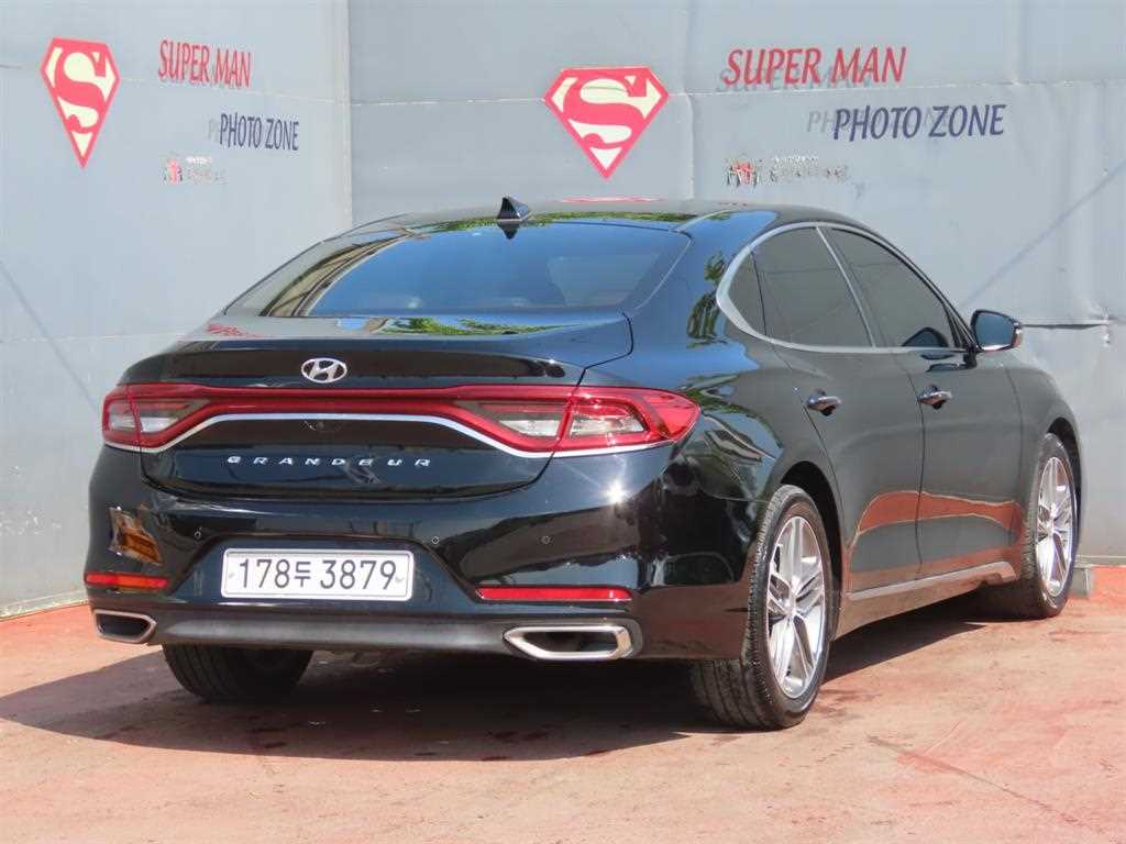 HYUNDAI Grandeur - Vista 3