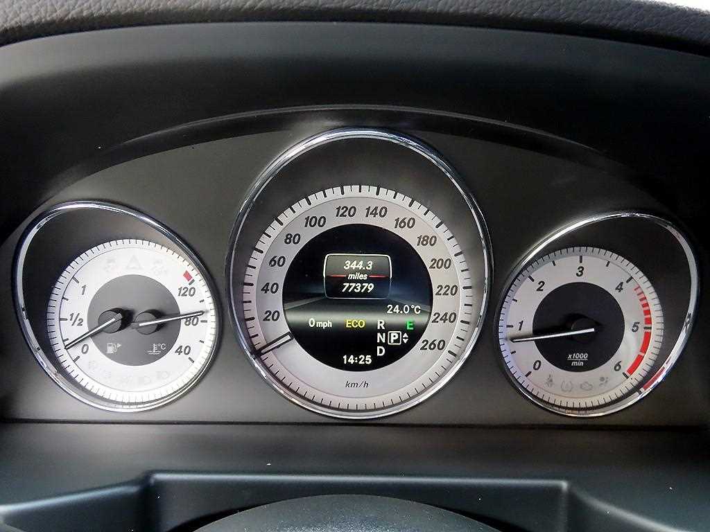 Mercedes Benz GLK Class - Vista 9