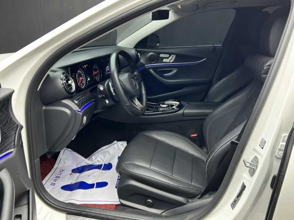 Mercedes Benz E class - Vista 6