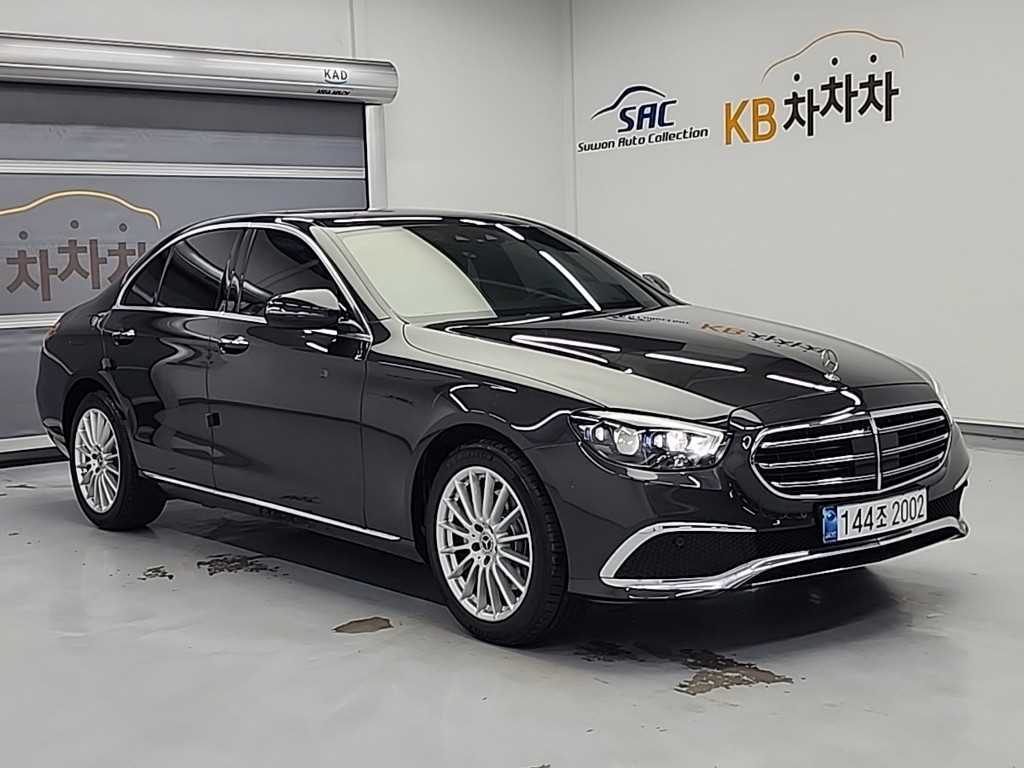 Mercedes Benz E class - Vista 4