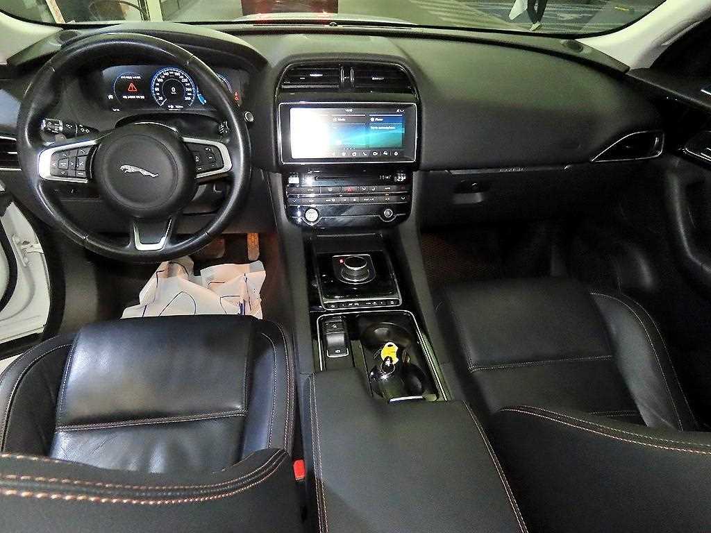 Jaguar F-PACE - Vista 10