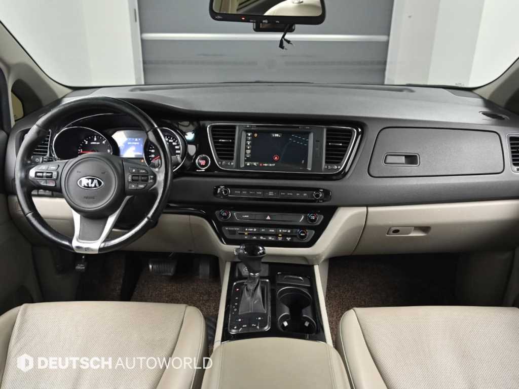 KIA Carnival - Vista 7