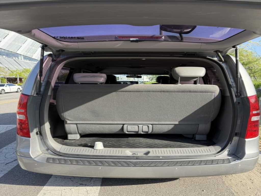 HYUNDAI Starex - Vista 9