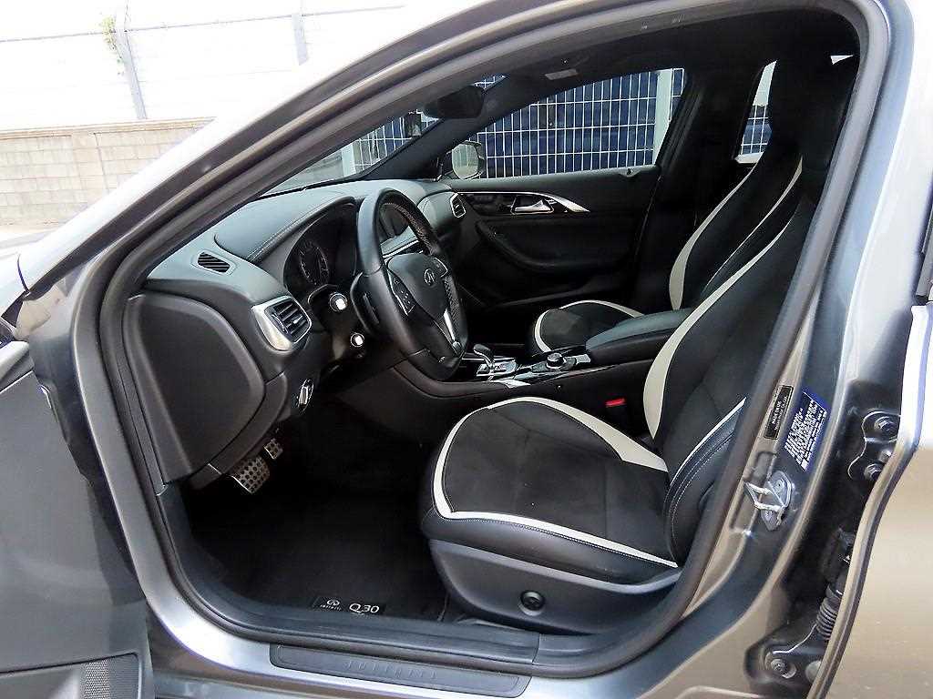 Infiniti Q - Vista 5