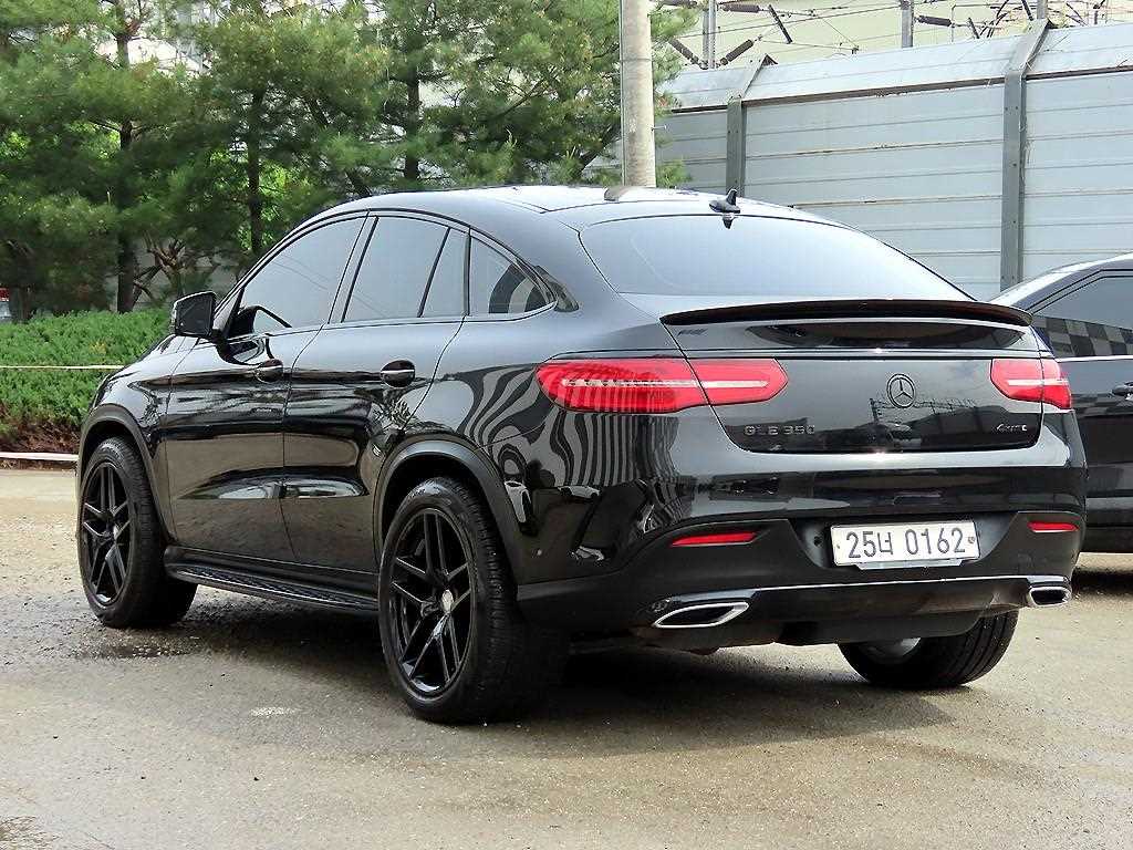 Mercedes Benz GLE Class - Vista 3