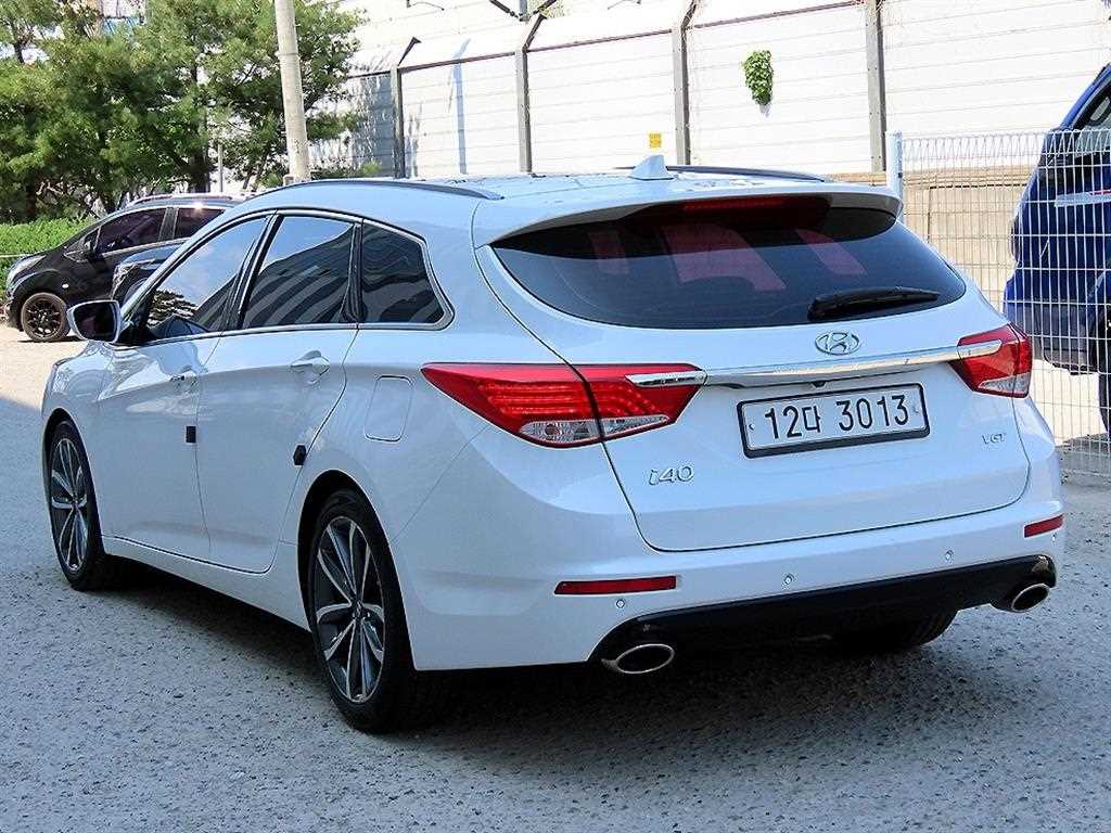 HYUNDAI i40 - Vista 3