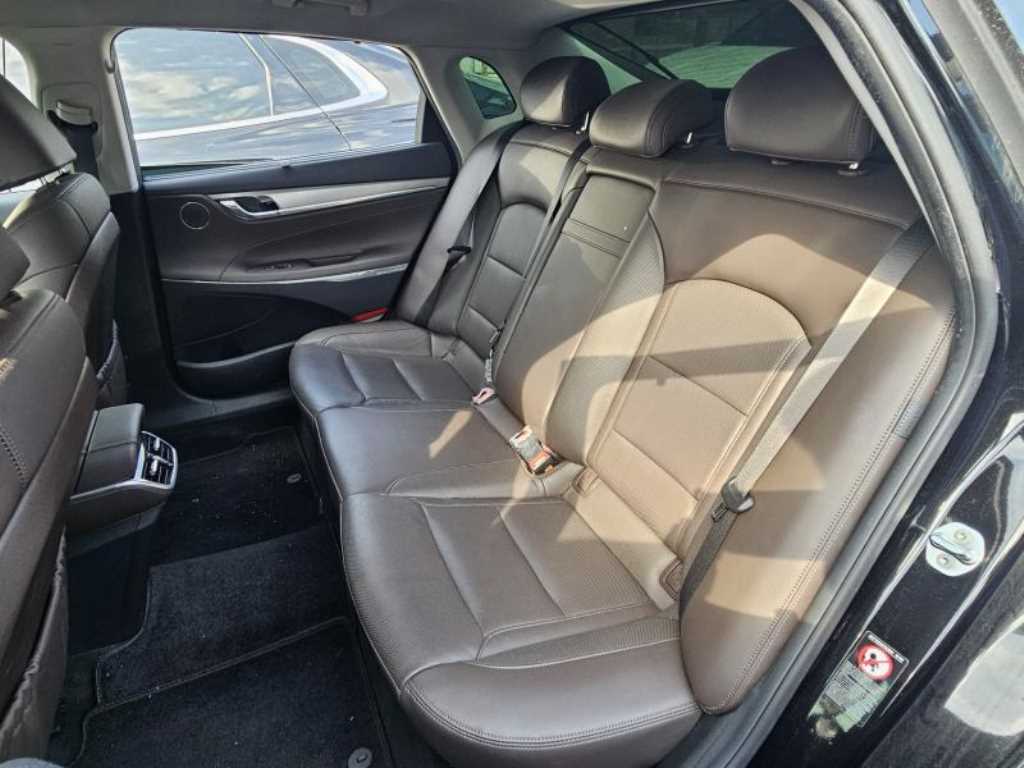 HYUNDAI Grandeur - Vista 12