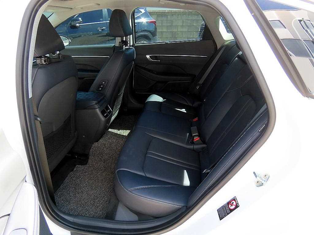 HYUNDAI Sonata - Vista 6