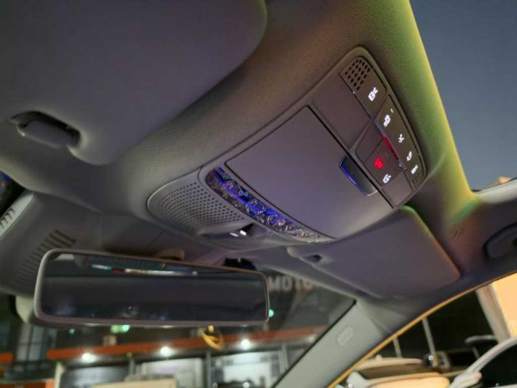 Mercedes Benz E class - Vista 7