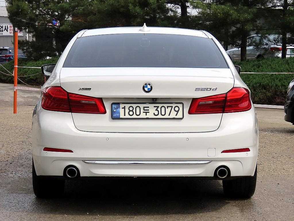 BMW 5 Series - Vista 4