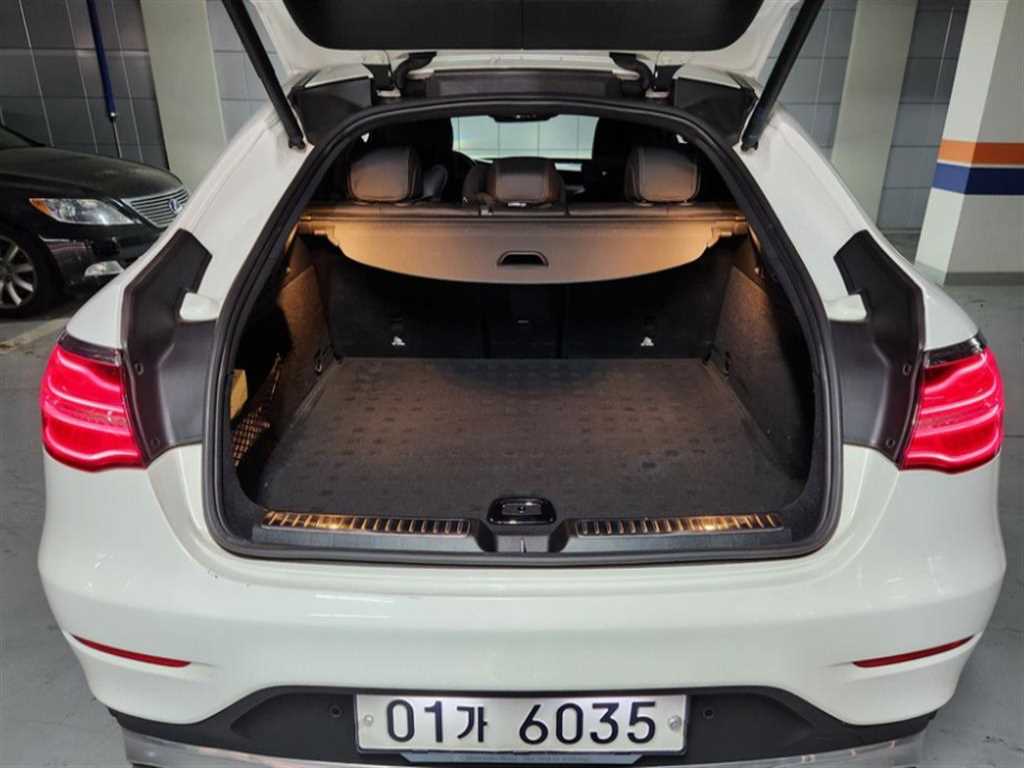 Mercedes Benz GLC Class - Vista 4