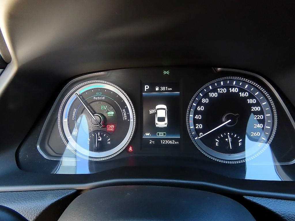 HYUNDAI Sonata - Vista 9
