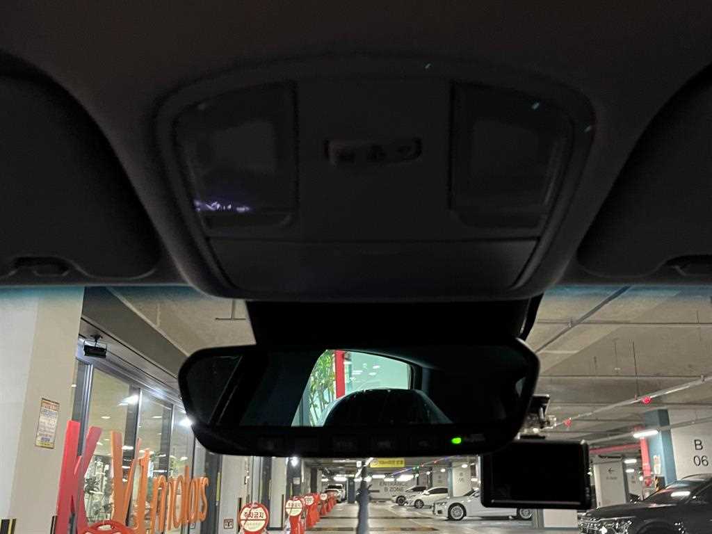 HYUNDAI Kona - Vista 8