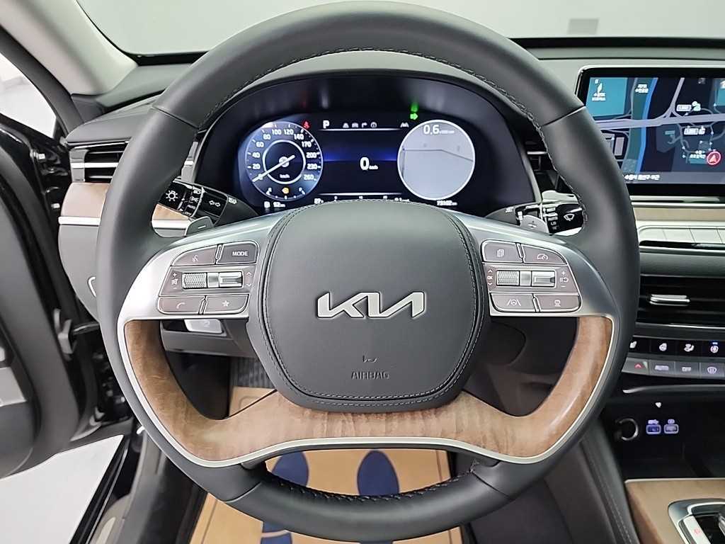 KIA K9 - Vista 9