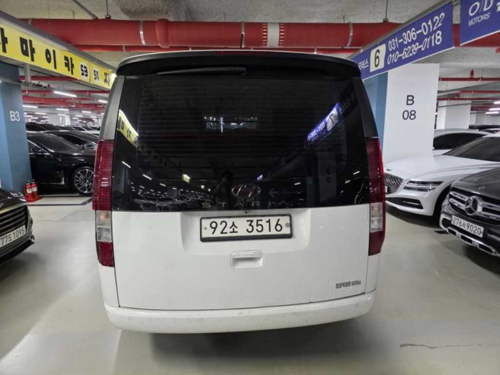 HYUNDAI Staria - Vista 2
