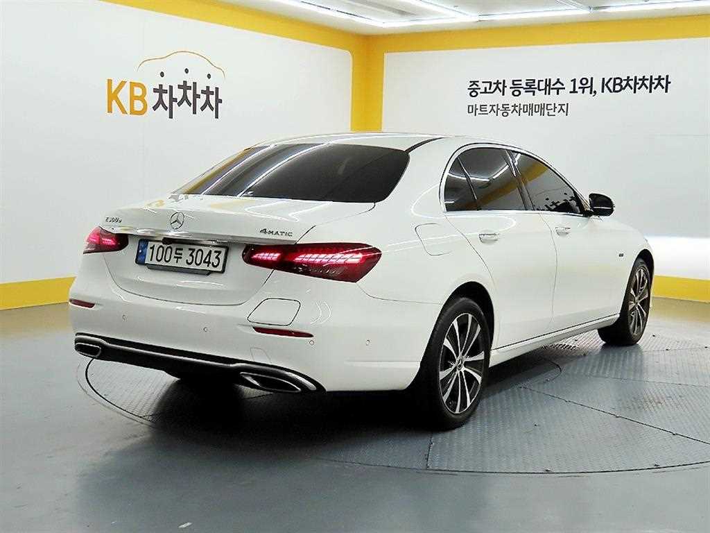 Mercedes Benz E class - Vista 2
