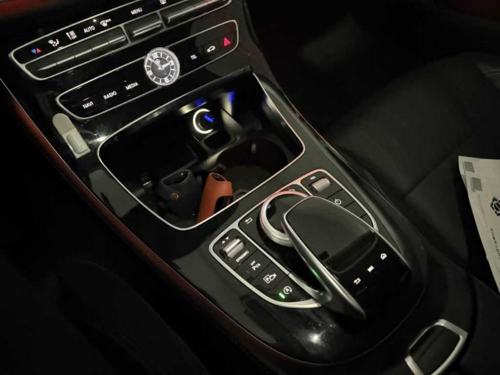 Mercedes Benz E class - Vista 8