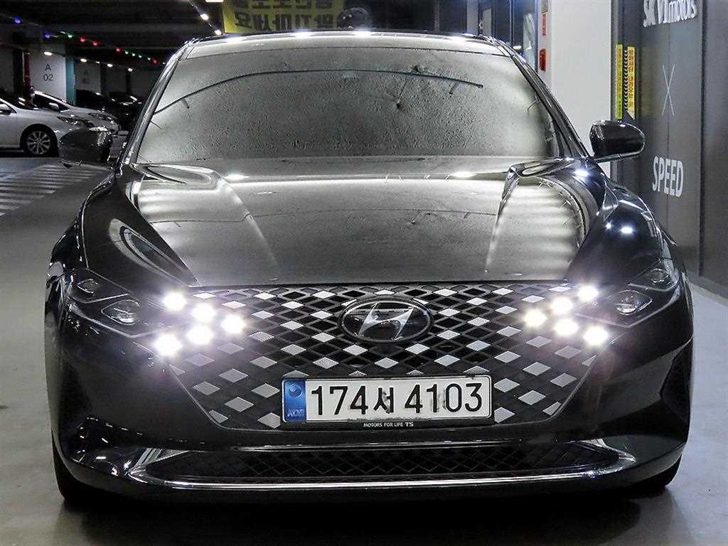 HYUNDAI Grandeur - Vista 2