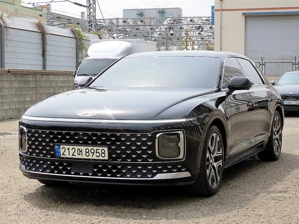 HYUNDAI Grandeur - Vista 3