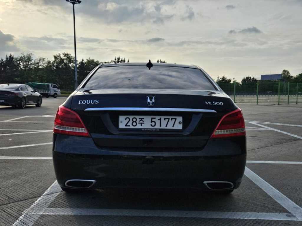 HYUNDAI Equus - Vista 3