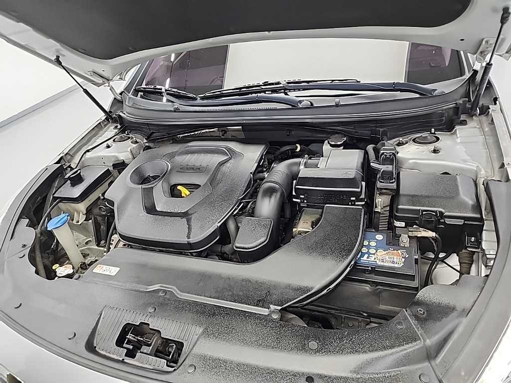HYUNDAI Sonata - Vista 5