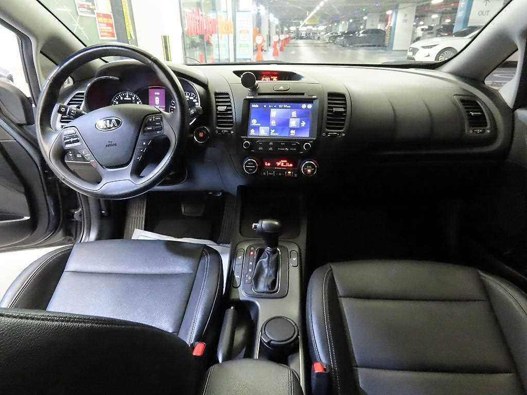 KIA K3 - Vista 10