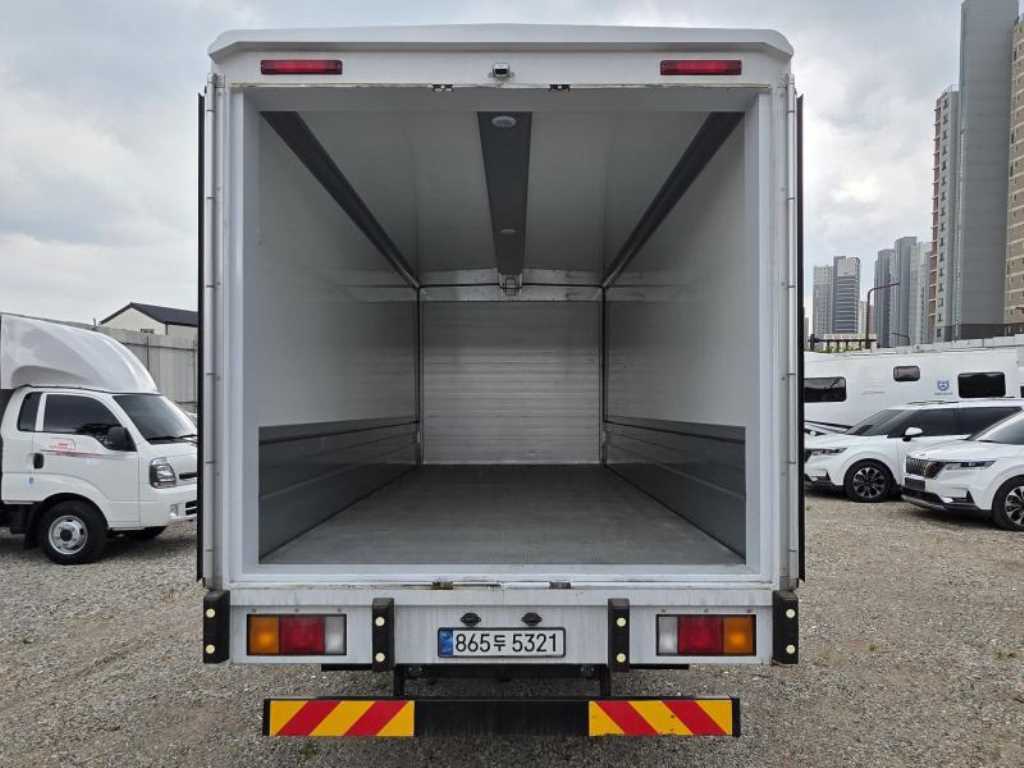 medium and large cargo truck - Vista 11