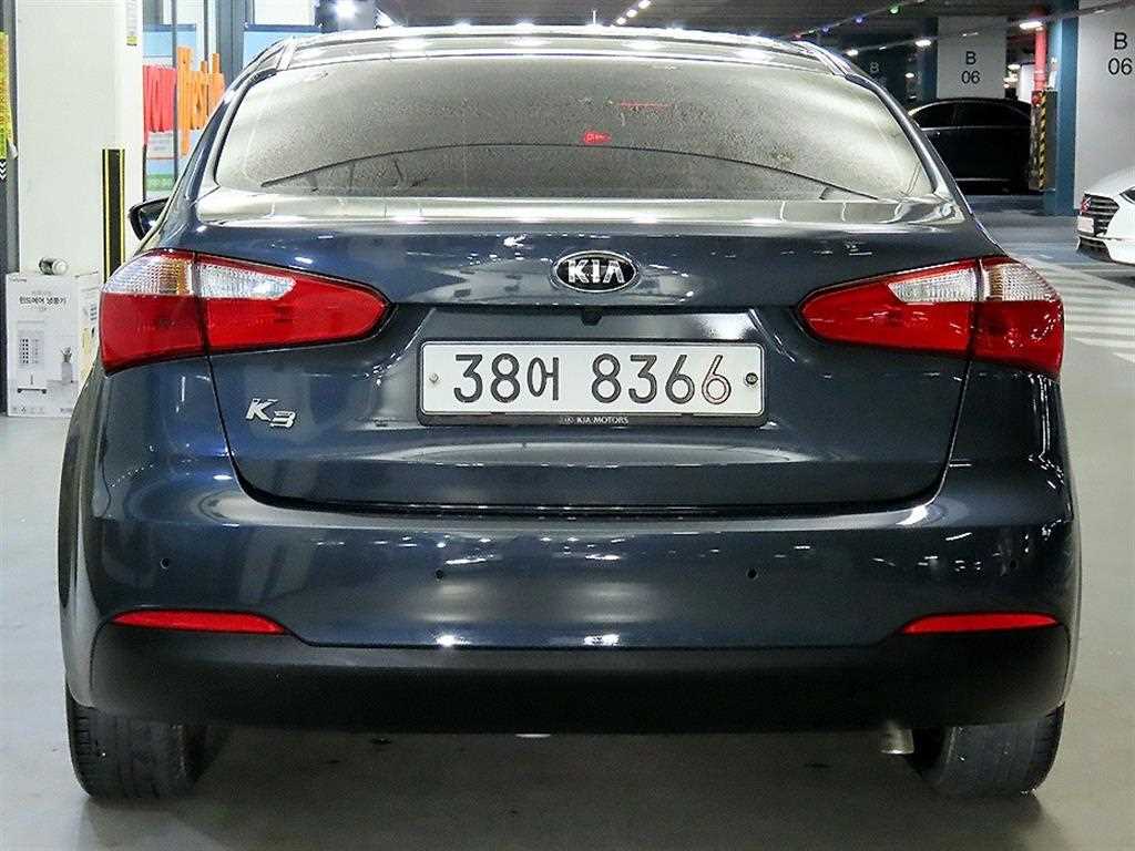 KIA K3 - Vista 5