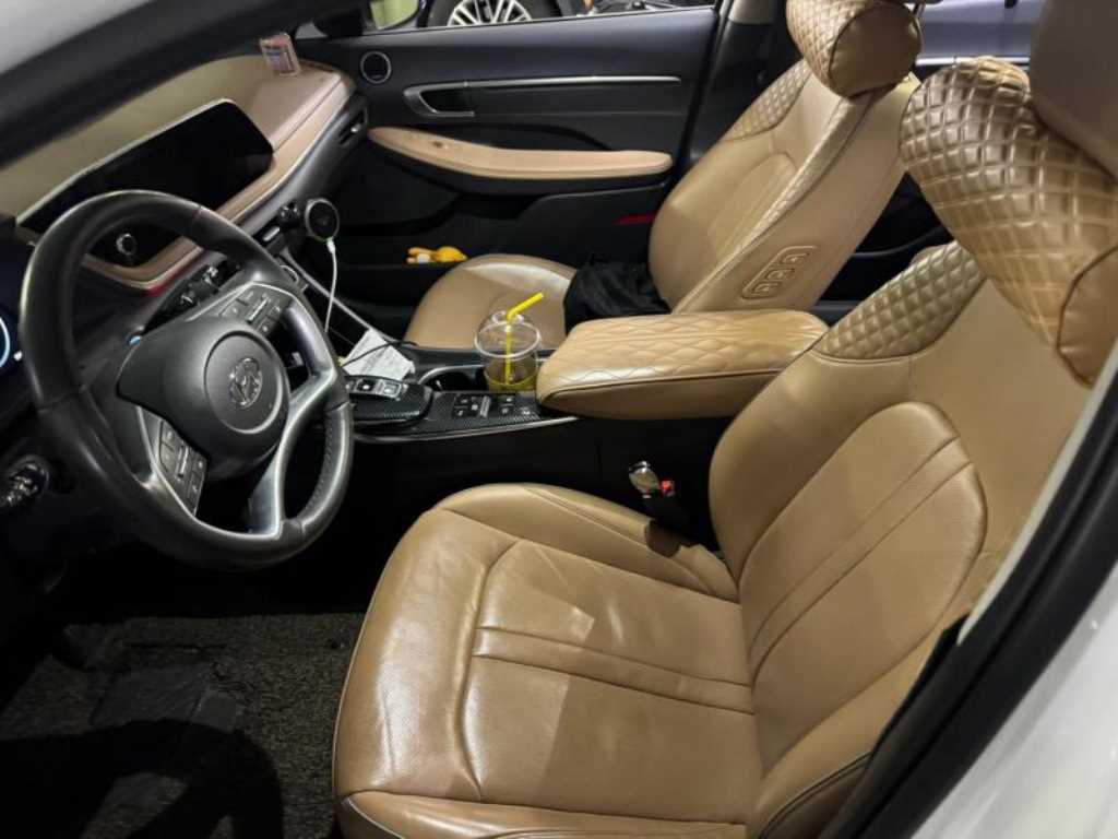 HYUNDAI Sonata - Vista 4