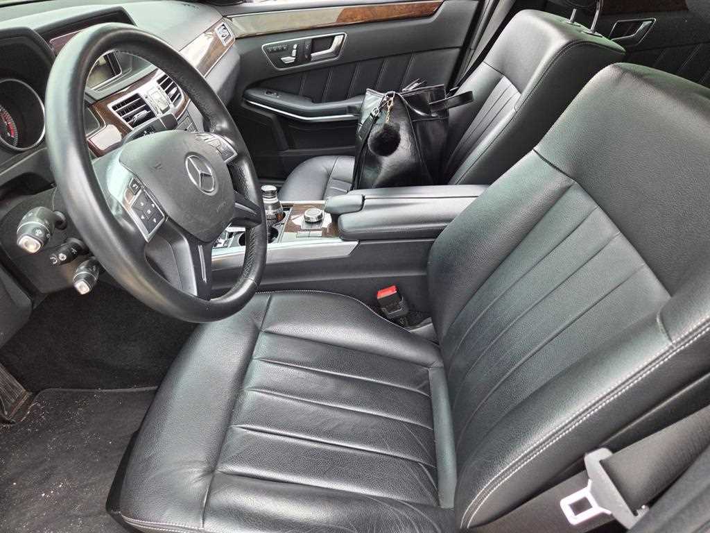 Mercedes Benz E class - Vista 4