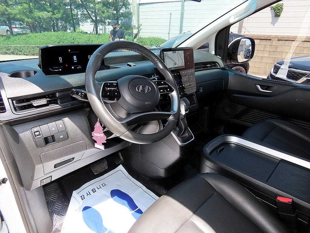 HYUNDAI Staria - Vista 7