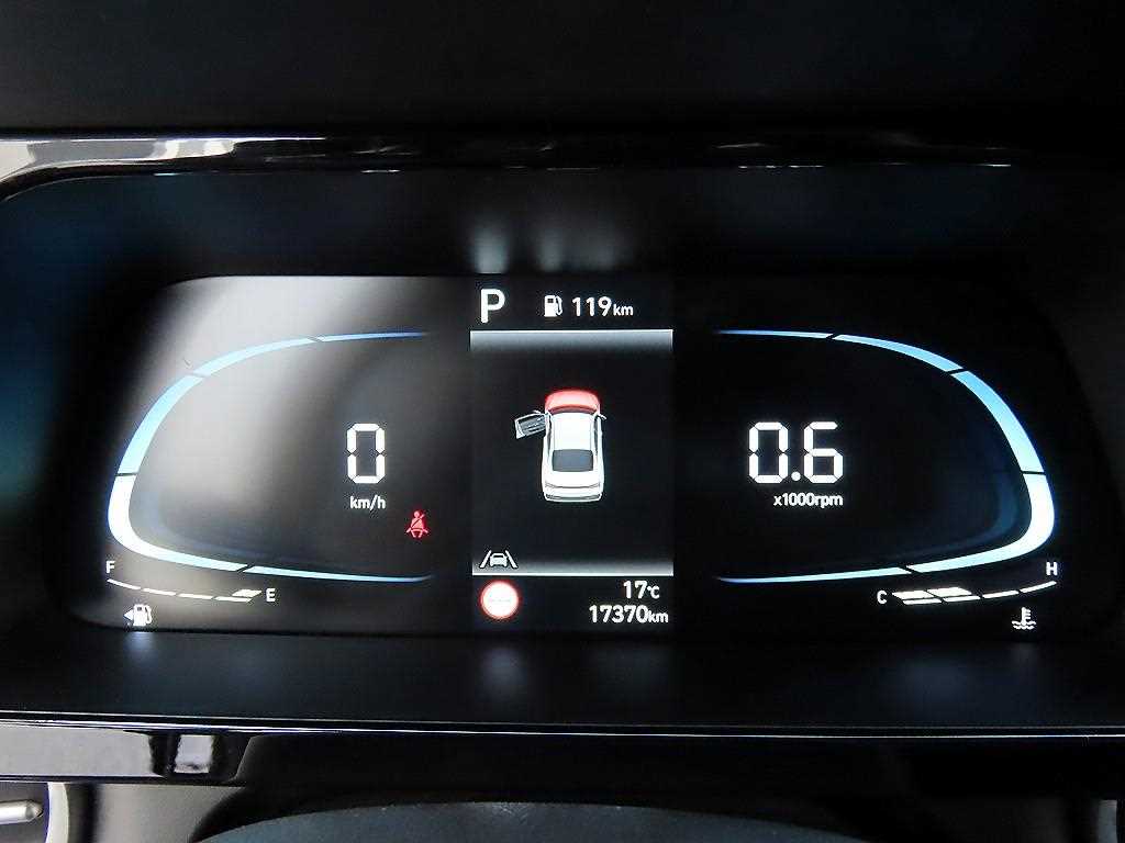 HYUNDAI Avante - Vista 9