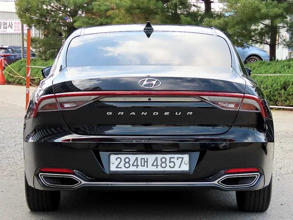 HYUNDAI Grandeur - Vista 4