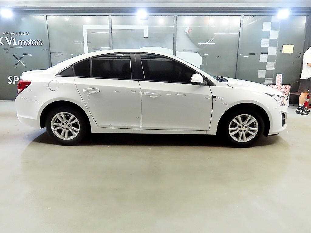 Chevrolet Cruise - Vista 3