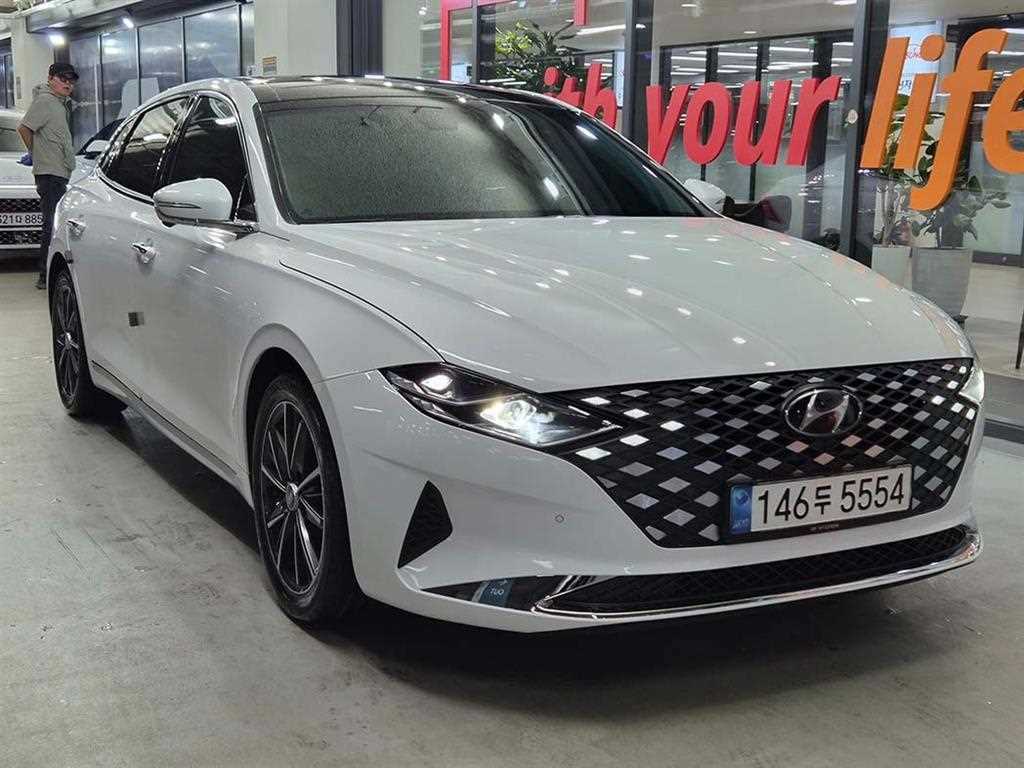 HYUNDAI Grandeur - Vista 2