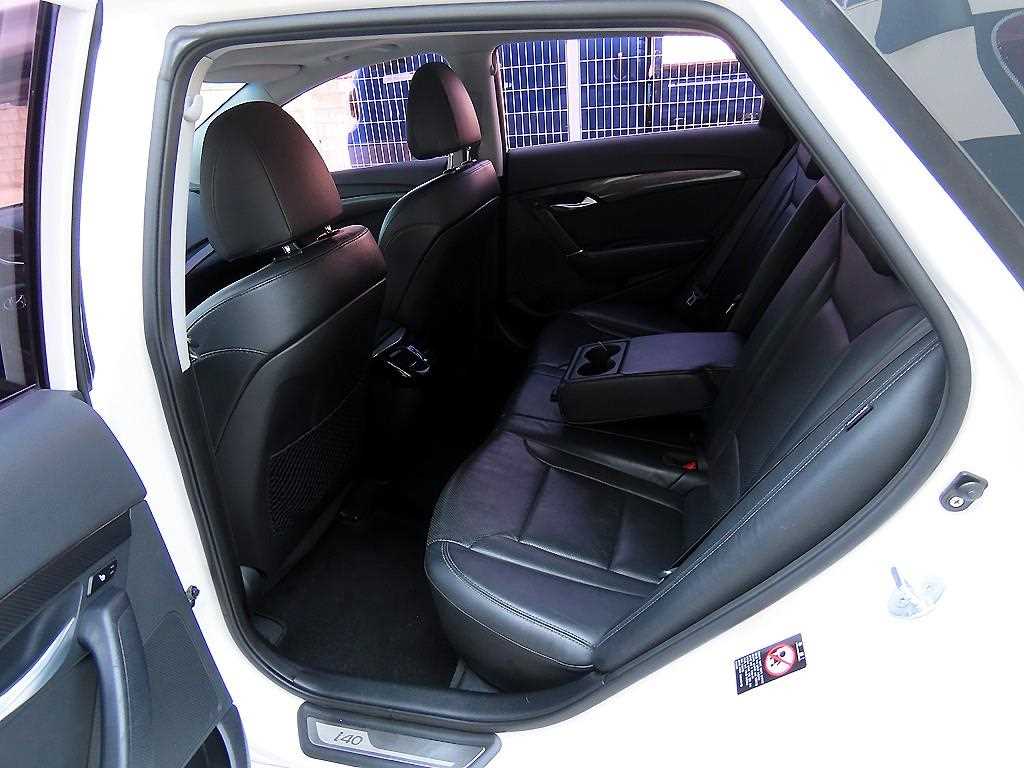 HYUNDAI i40 - Vista 6