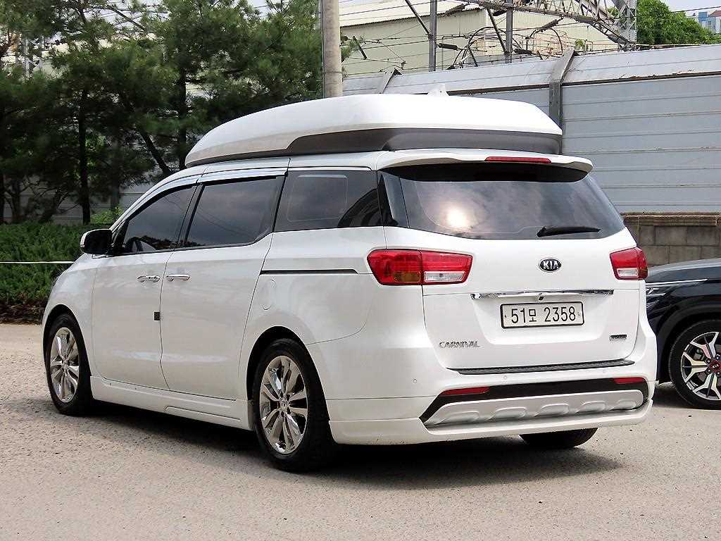 KIA Carnival - Vista 3