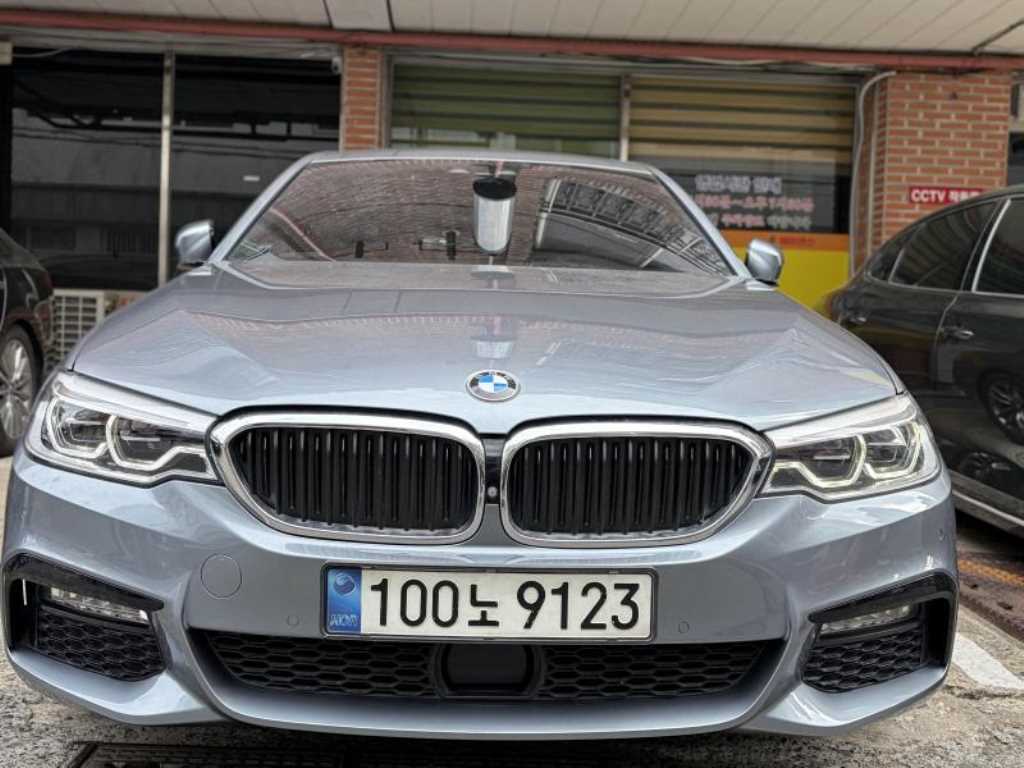 BMW 5 Series 2018 Gris - Importación desde Corea - HF Imports Iquique - Foto 1