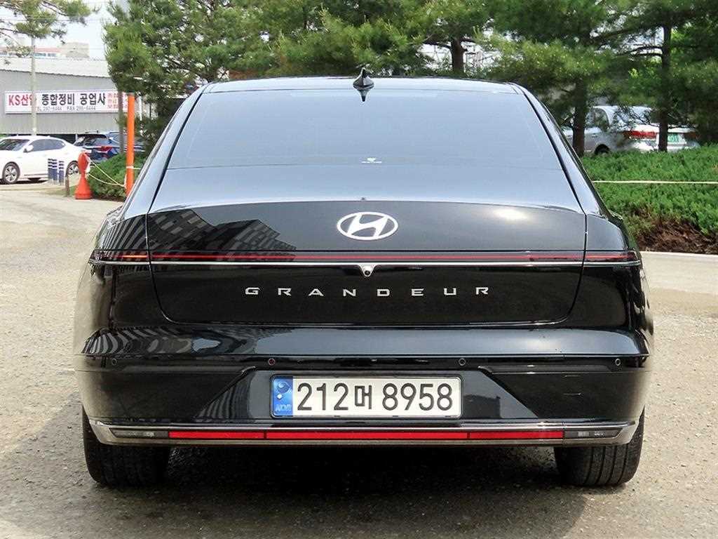 HYUNDAI Grandeur - Vista 5