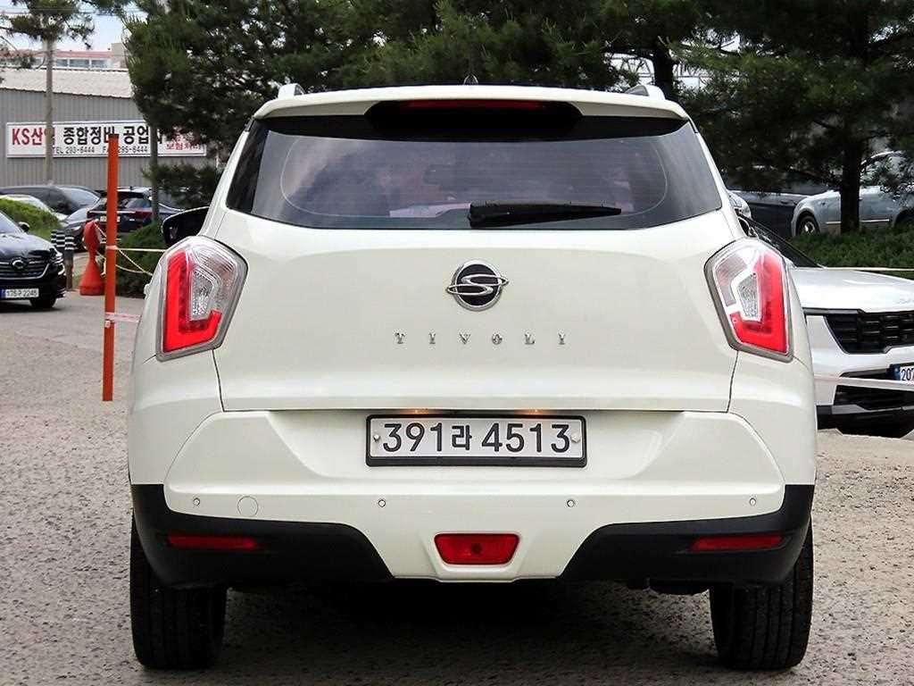 Ssangyong Tivoli - Vista 4