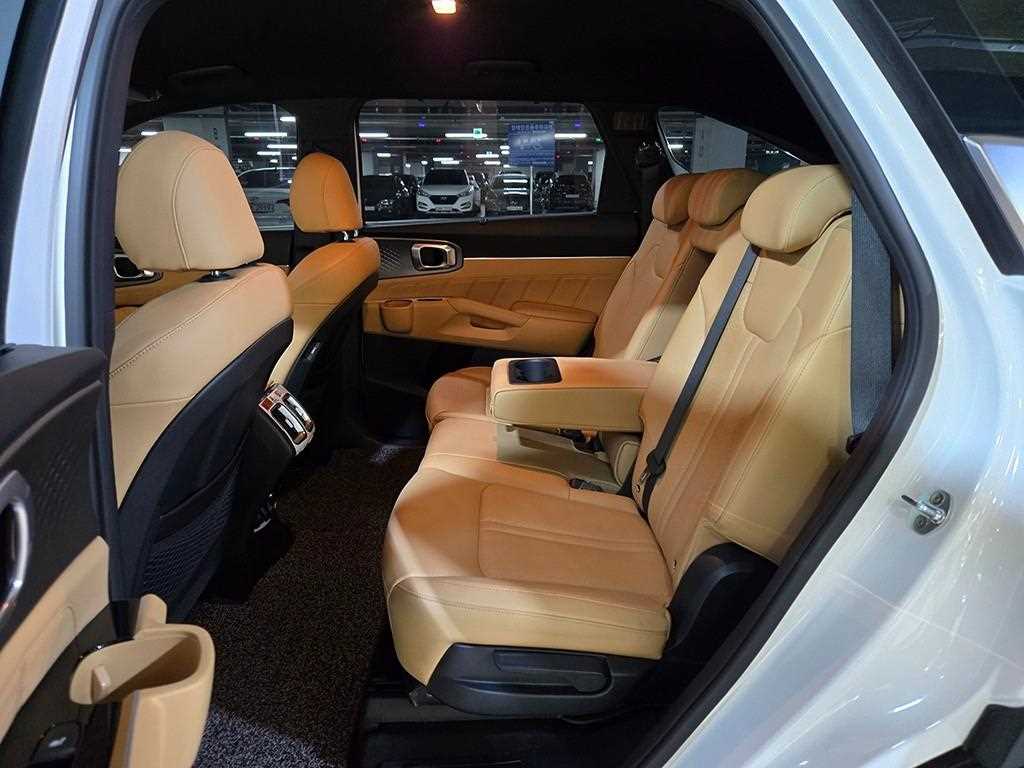 KIA Sorento - Vista 8