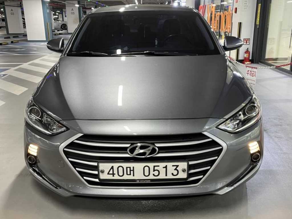 HYUNDAI Avante - Vista 4
