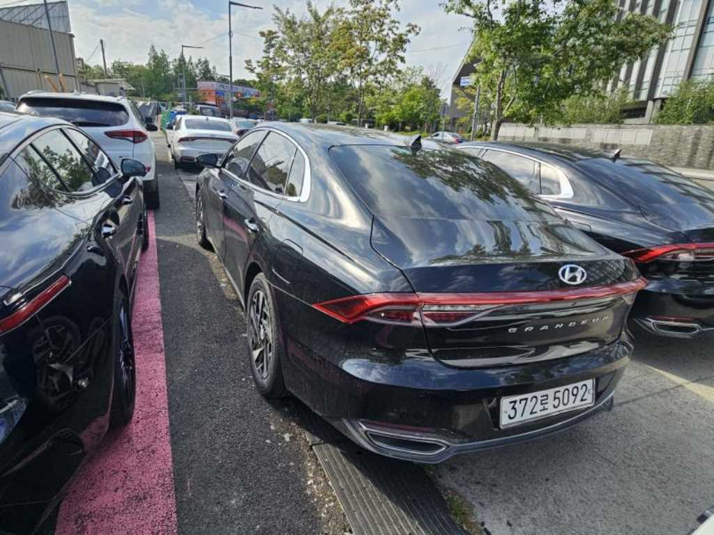 HYUNDAI Grandeur - Vista 5