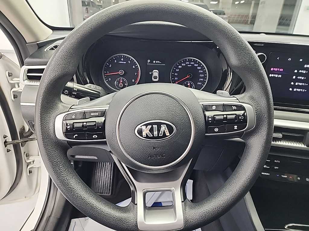 KIA K5 - Vista 9