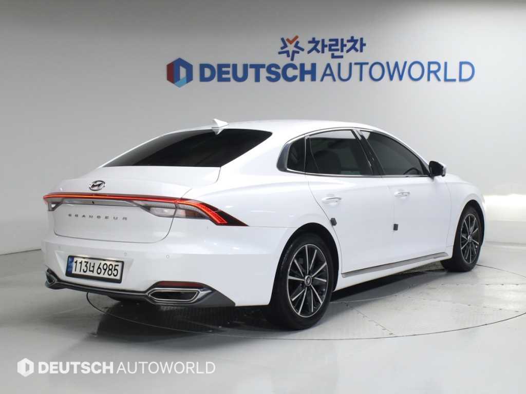HYUNDAI Grandeur - Vista 3
