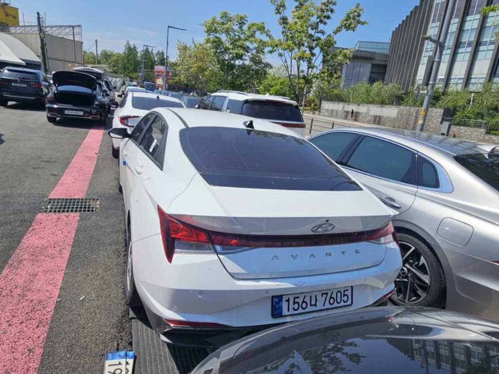 HYUNDAI Avante - Vista 4