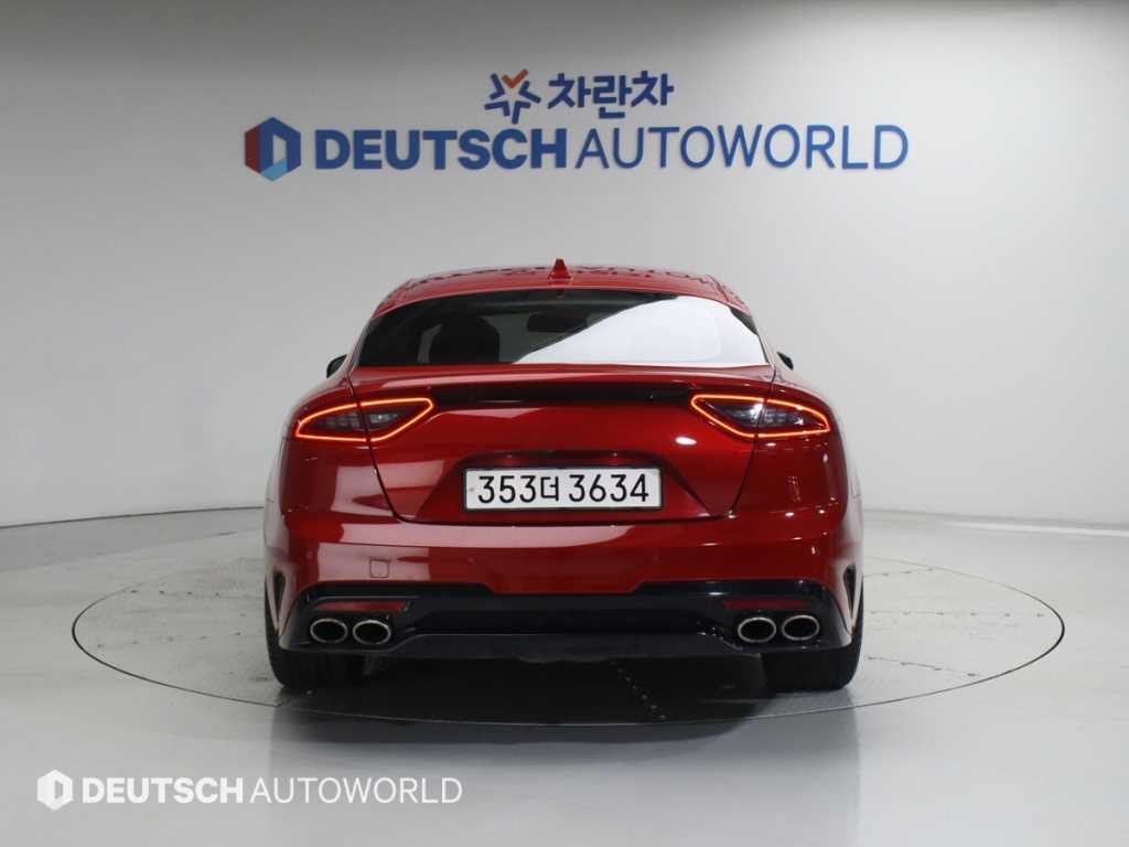 KIA Stinger - Vista 5